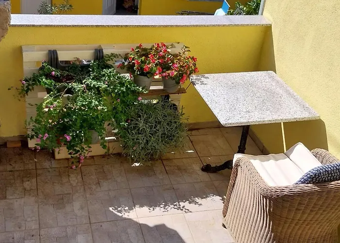 Accommodation Centar, Murter